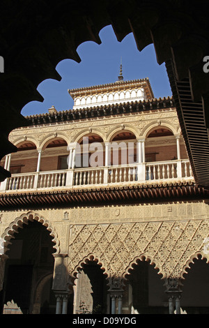 REAL ALCAZAR ALCAZAR SIVIGLIA ROYAL PALACE. Il cortile di fanciulle (PATIO DE LAS DONCELLAS) Siviglia Andalusia Spagna Foto Stock