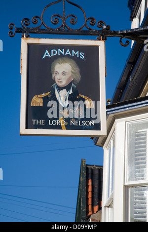 Il Lord Nelson Adnams pub segno Southwold, Suffolk, Inghilterra Foto Stock