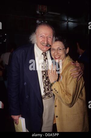 AL LEWIS con moglie Karen.trentesimo anniversario delle parti per la vite magazine al carbonio in New York 1998.k13278bc.(Immagine di credito: © Bruce Cotler/Globe foto/ZUMAPRESS.com) Foto Stock