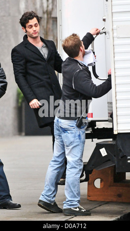 Penn Badgley sul set di "Gossip Girl' di New York City, Stati Uniti d'America Foto Stock