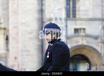 Polizia montata in Leeds City Centre Foto Stock