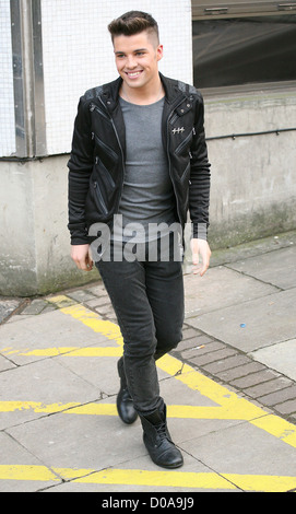 Joe McElderry al di fuori della ITV Studios di Londra - Inghilterra - 07.12.10 Foto Stock