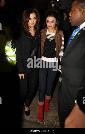 Cheryl Cole accompagna Cher Lloyd in occasione di una visita alla casa natale di Malvern Malvern, Worcestershire - 07.12.10 Foto Stock