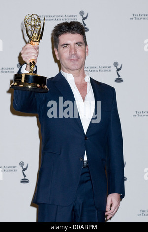 Simon Cowell 38th International Emmy Awards - Press Room di New York City, Stati Uniti d'America - 22.11.10 Foto Stock