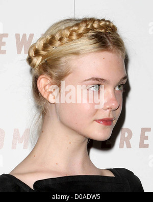Elle Fanning Premiere di 'Somewhere" tenutasi presso la CinemasArrivals ArcLight Hollywood California Foto Stock