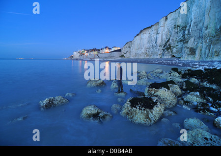 Le scogliere di AULT al crepuscolo BAIA DI SOMME SOMME (80) FRANCIA Foto Stock