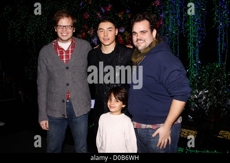 Jeff Hiller, Deni Yang (Bolla di gazillion artista), Greg Hildreth e Aiden Eyrick membri del cast dal musical di Broadway "Bloody Foto Stock