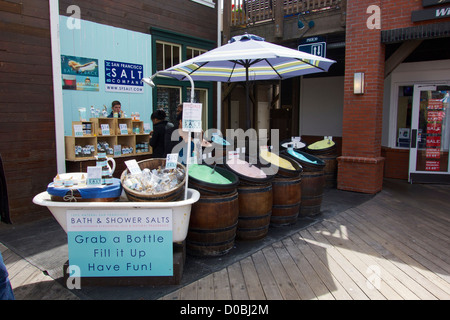 I sali da bagno in vendita. Pier 39 San Francisco California Foto Stock