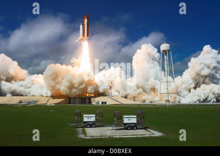 Lancio della navetta spaziale Atlantis su STS-115 Foto Stock