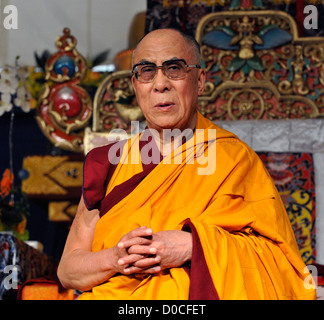 Sua Santità il XIV Dalai Lama Tenzin Gyatso, assiste la dedizione del popolo tibetano Canadian Cultural Center. Toronto, Foto Stock