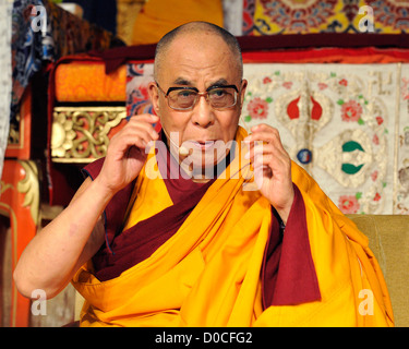 Sua Santità il XIV Dalai Lama Tenzin Gyatso, assiste la dedizione del popolo tibetano Canadian Cultural Center. Toronto, Foto Stock