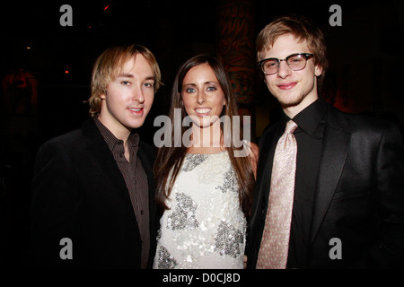 Michael Alden, Rachel Arata e Phillip Rudy (Sound Design) apertura notturna dopo essere partito per la Off-Broadway produzione di " Foto Stock