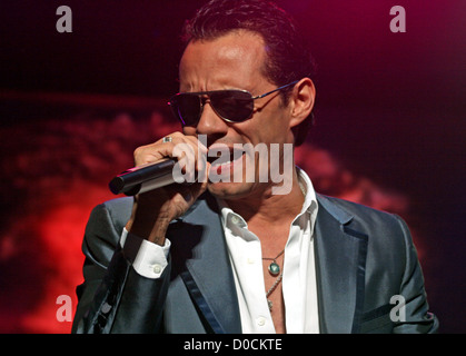 Marc Anthony esegue a José Miguel Agrelot Coliseum come parte del suo Icos Tour Puerto Rico - 16.10.10 Foto Stock