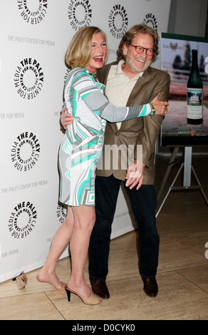 Susan Sullivan, Robert Foxworth 'Falcon Crest: uno sguardo indietro' evento al Paley Center per supporti di Los Angeles, California, Stati Uniti d'America - Foto Stock