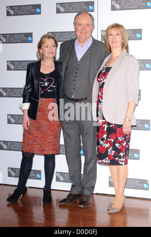 Lesley Manville, Jim Broadbent e Ruth Sheen La cinquantaquattresima Times BFI London Film Festival - "Un altro anno' - Premiere - al La Vue Foto Stock