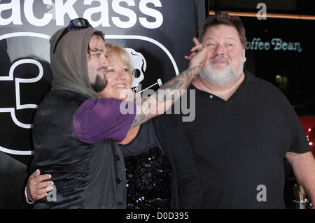 Bam Margera, Aprile Margera e Phil Margera Los Angeles Premiere di "Jackass 3D' al Grauman's Chinese Theater - Arrivi Foto Stock