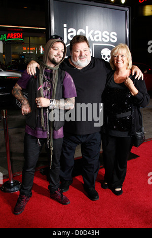 Bam Margera, Aprile Margera, Phil Margera Los Angeles Premiere di "Jackass 3D' al Grauman's Chinese Theater - Arrivi Foto Stock