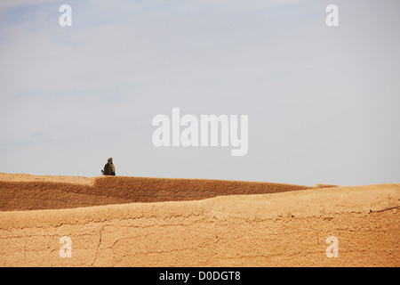 Afghan fighter durante una operazione di combattimento in Afghanistan la provincia di Helmand Foto Stock