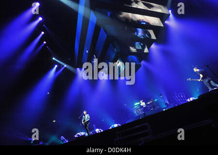 English rock band MUSE esegue a Praga Repubblica Ceca, Novembre 22, 2012. (CTK foto/Stanislav Peska) Foto Stock