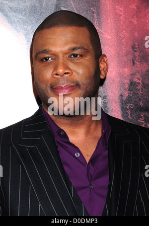 Tyler Perry NEW YORK FILM premiere di 'Per ragazze colorato" al Teatro Ziegfeld - Arrivi New York City, Stati Uniti d'America - 25.10.10 Foto Stock