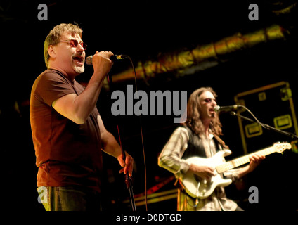 Southside Johnny e la Asbury Jukes eseguendo a Liverpool O Academy Liverpool, in Inghilterra Foto Stock