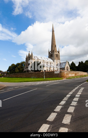 L'imponente chiesa del XIV secolo di 'St Maria', Snettisham, Norfolk, Regno Unito Foto Stock