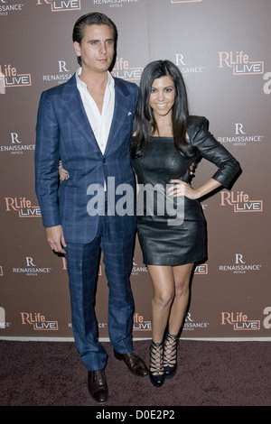 Scott Disick e Kourtney Kardashian Lancio del Renaissance Hotel's RLife vivere - Gli arrivi di New York City, Stati Uniti d'America - 28.10.10 Foto Stock