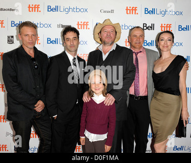 Callum Keith Rennie, Don McKellar, Bruce McDonald, Daniel MacIvor , Molly Parker e Charlie McDonald (anteriore) La trentacinquesima Toronto Foto Stock