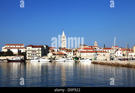 Città di Rab porto, Isola di Rab, Croazia Foto Stock