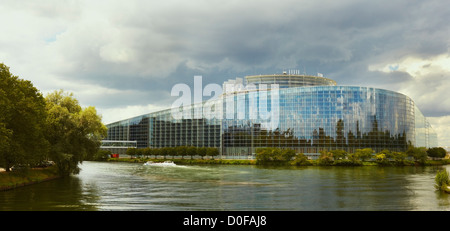 Parlamento europeo sedile, edificio Louise Weiss di Strasburgo, Alsazia, Francia Foto Stock