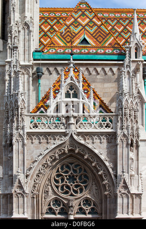 Ornato dettagli architettonici della chiesa di Mattia (matyas, chiesa di Nostra Signora) a budapest, Ungheria. Foto Stock