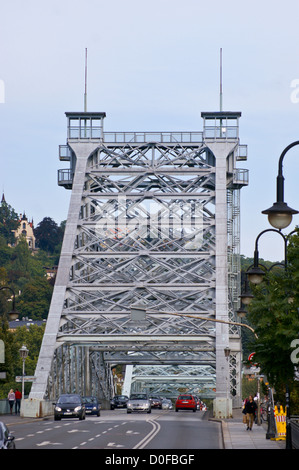 "Blaues Wunder', cantilever ponte di travatura reticolare, 1893, Blasewitz a Loschwitz, Dresda, Sassonia, Sassonia, Germania Foto Stock