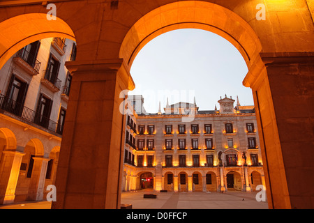 Porticada piazza nel centro storico di Santander Cantabria Spagna Plaza Porticada en el centro Histórico de Santander Foto Stock