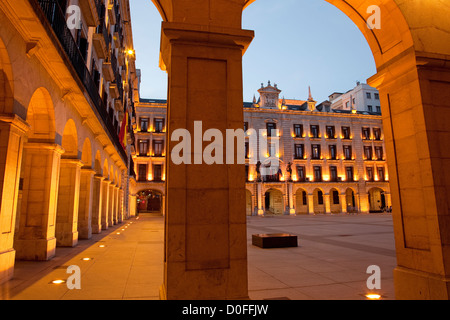 Porticada piazza nel centro storico di Santander Cantabria Spagna Plaza Porticada en el centro Histórico de Santander Foto Stock