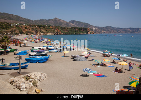 Spiaggia Burriana Nerja Malaga Andalusia Spagna Playa de Burriana Nerja Málaga Andalucía España Foto Stock