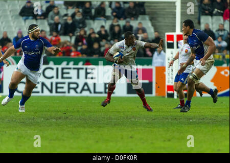 2012-11-24. Saint Denis (Francia). Rugby test match in Francia (22) vs Samoa (14). Yannick Nyanga (Francia). Foto Frédéric Augendre Foto Stock