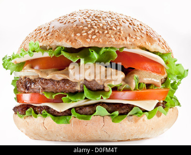 Gustoso hamburger su sfondo bianco. Foto Stock