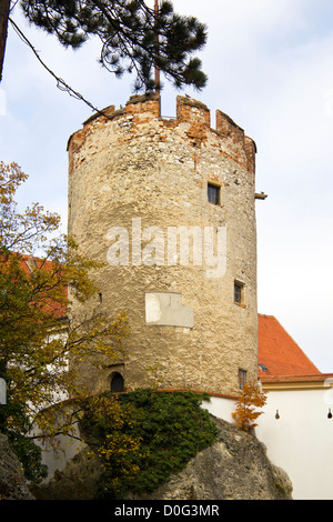 Castello in rovina in Mikulov, Moravia del Sud, Repubblica Ceca Foto Stock