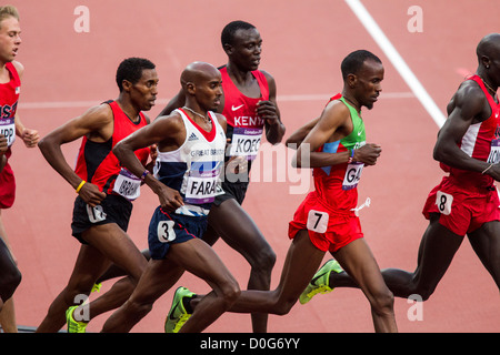Mohamed Farah (GBR) concorrenti negli uomini del 5000m finale alla Olimpiadi estive, Londra 2012 Foto Stock