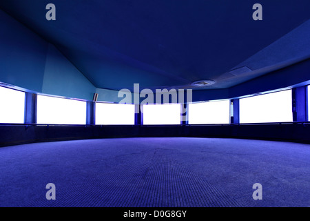 Interno con carta bianca schermi, mettere le tue immagini qui Foto Stock