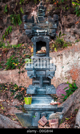 Il tradizionale design balinese temple - Tempio bat Goa Lawah, Bali, Indonesia Foto Stock