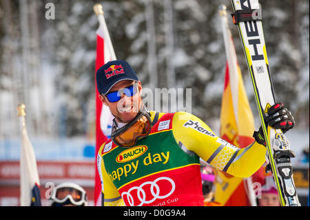 Il Lago Louise, Canada - 25 novembre: Aksel Lund Svindal di Norvegia durante la cerimonia di consegna del premio per l'Audi Apline FIS SKI WORLD CUP Super G race. Novembre 25, 2012 al Lago Louise, Canada (foto di Giovanni Evely/ESPA) Foto Stock