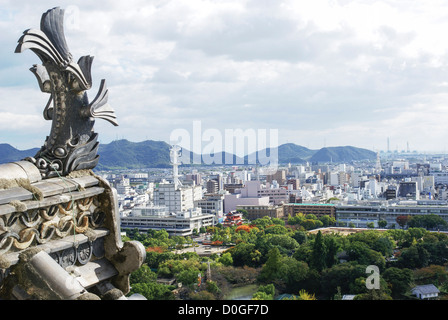 Il castello di Himeji (AKA Airone bianco Castello e airone bianco) Castello di Himeji, Giappone Vista della città Foto Stock