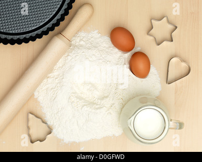 Utensili di preparazione di cibi e dolci Foto Stock