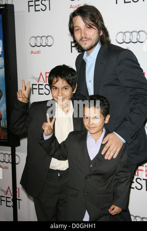 Direttore Diego Luna, Christopher Ruiz-Esparza e Gerardo Ruiz-Esparza AFI Fest 2010 Centrotavola Screening di Gala di 'Abel' trattenuto Foto Stock