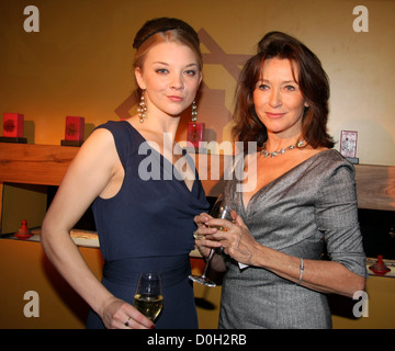 Natalie Dormer, Cherie Lunghi notte rossa cena photocall tenutosi presso Old Billingsgate London, England - 08.11.10 Foto Stock