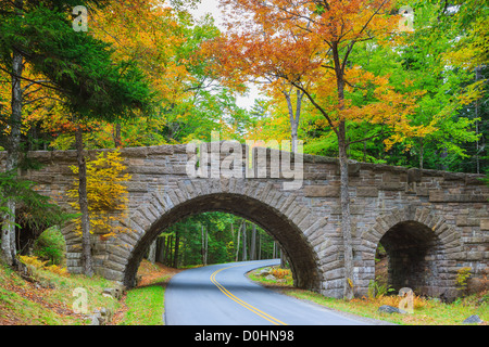 Il triple-arcuata di Stanley Brook ponte in Acadia N.P, Maine, Stati Uniti d'America Foto Stock