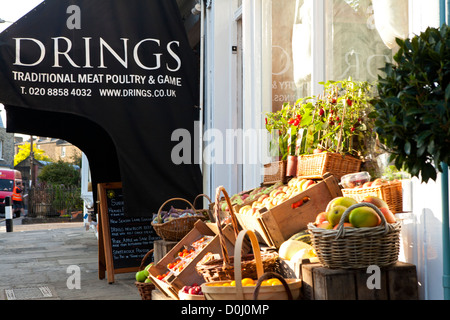 Una vista di un tradizionale negozio di frutta e verdura in Greenwich Village. Foto Stock