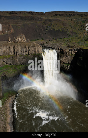 Palouse cade con 'Rainbow', Palouse Falls parco dello stato di Washington, Stati Uniti d'America Foto Stock