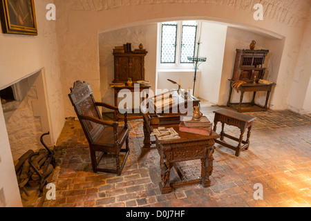 Interno del Bloody Tower presso la Torre di Londra. Foto Stock